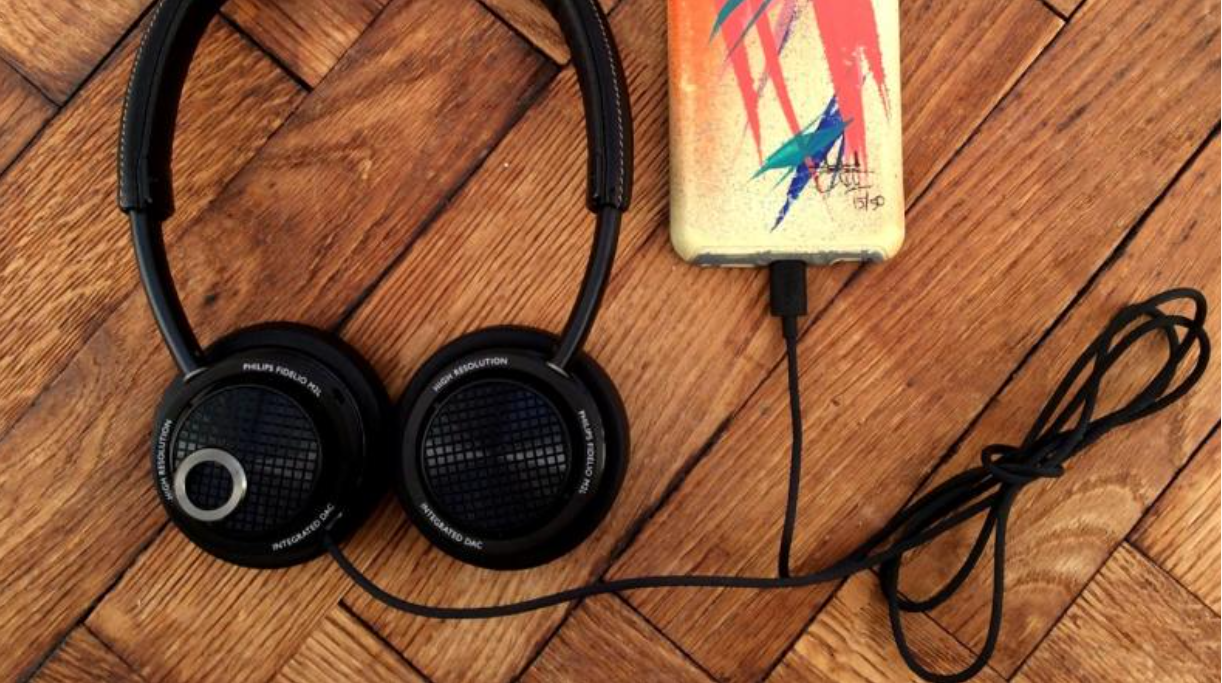 一种基于云端服务器的视频节目收听方法及系统